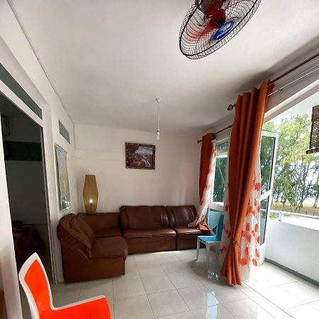 Sea Front 2 Bedrooms Apartment Flic-en-Flacq エクステリア 写真